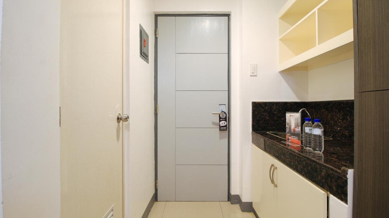Reddoorz Plus @ Jardin Suites Guadalupe Nuevo Mandaluyong Exterior foto
